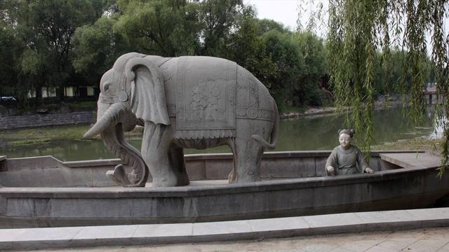 曹冲靠称象成名，世人都夸他聪明绝顶，司马懿：其实他是蠢到家了