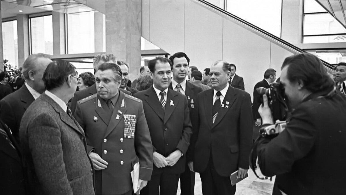 1980年，3名警察活活打死一男子，一看证件，对方竟是克格勃少校