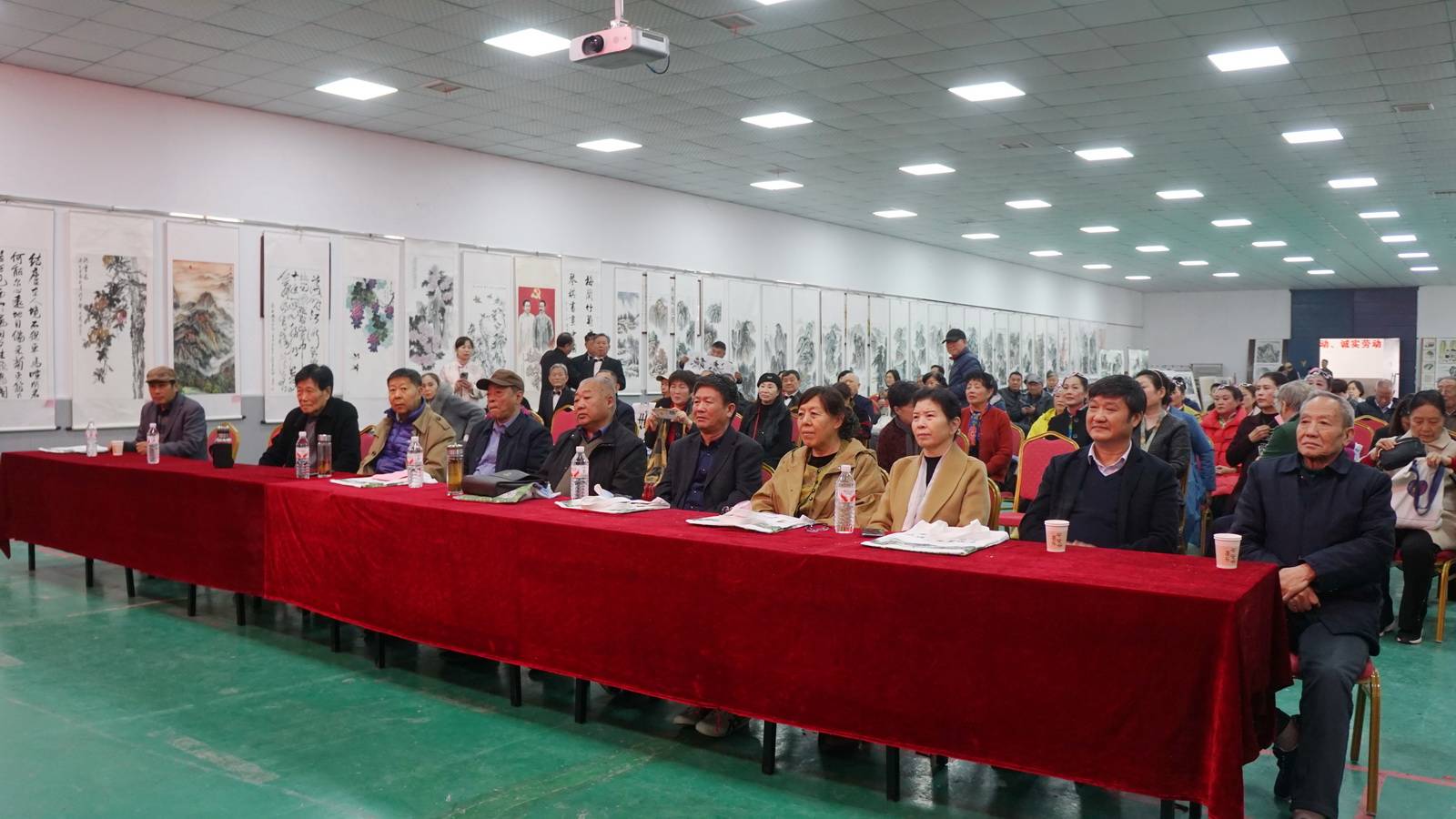 汴梁头条|“绿叶对根的深情”王秀琪书画作品展开幕式在开封举行