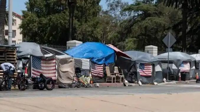 "美国斩杀线"：普通家庭财务崩溃的隐形临界点