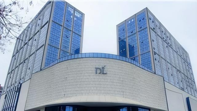 胖东来裤头姐后续：开庭当天用一招逃脱，于东来那句话说对了