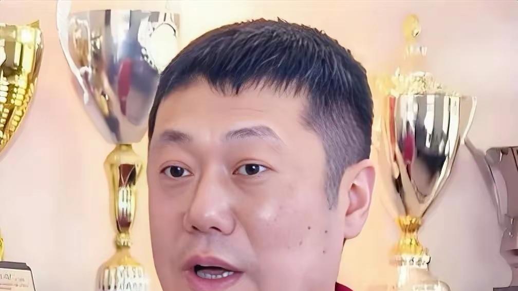 当女排球衣成为权力的筹码：谁在透支中国体育的未来？
