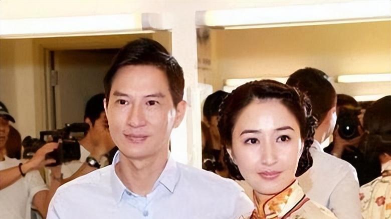 从龙套到影帝，关咏荷与张家辉30年爱情长跑背后的坚守与智慧