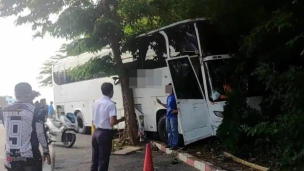泰国车祸！18 人丧生，大巴刹车故障或是 “元凶”？