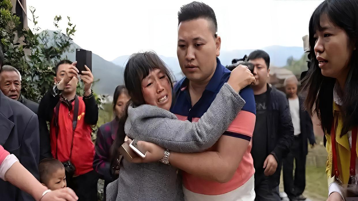 2016年，湖南一男子幼年时被人贩子拐走，时隔22年母子终团聚
