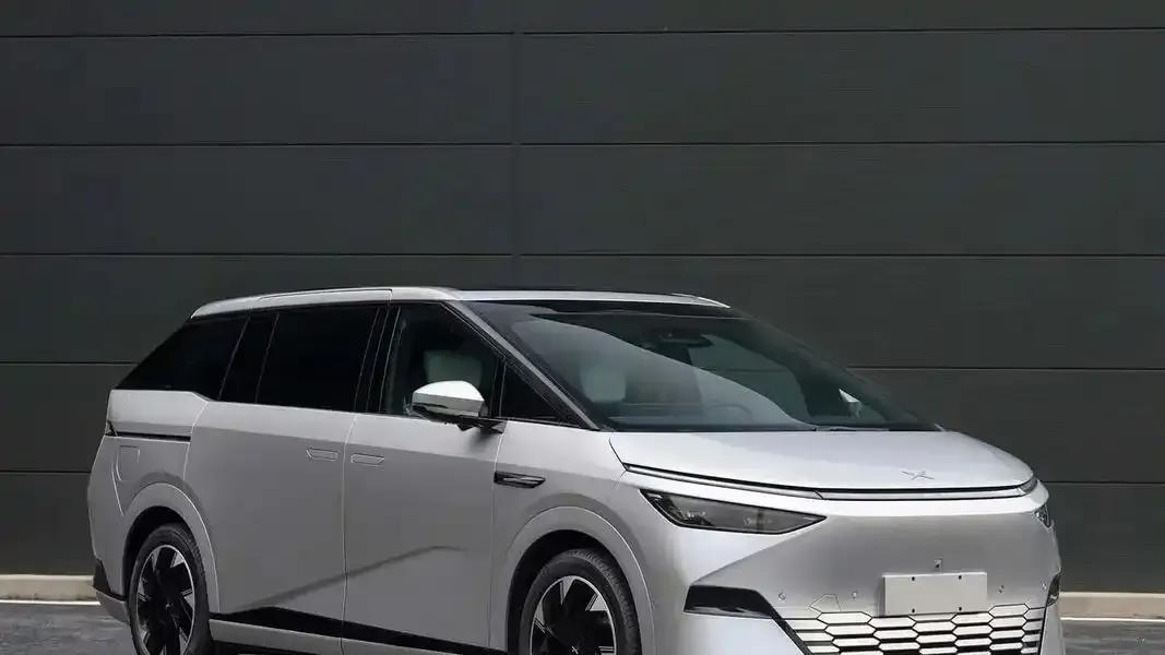 四月核爆！马自达EZ-60首秀，智界R7增程续航1673km，小鹏X9来袭