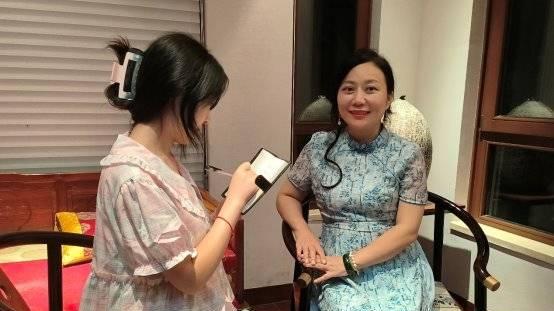 笔墨丹青中的艺术人生——访国画艺术家邓学梅