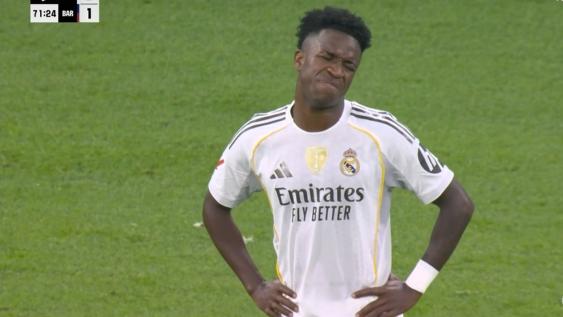 排队给阿隆索道歉！换下修斯情有可原，拒绝纵容，姆巴佩成赢家