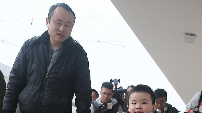 月薪5000元，过年买什么年货，买什么礼品送给老丈人显得阔绰