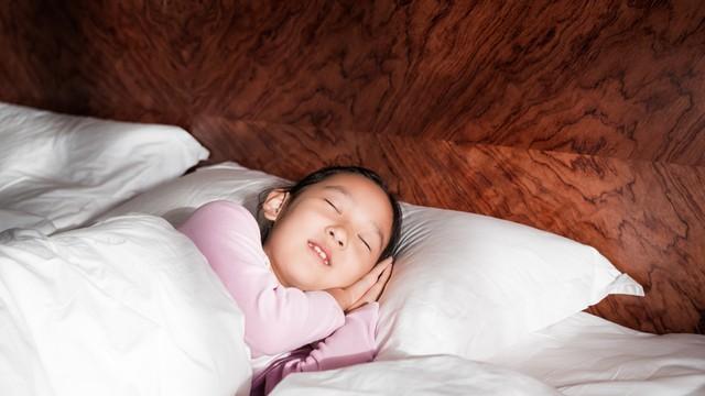 0-5岁宝宝睡多久才够？睡太晚真影响长高吗？答案藏在这