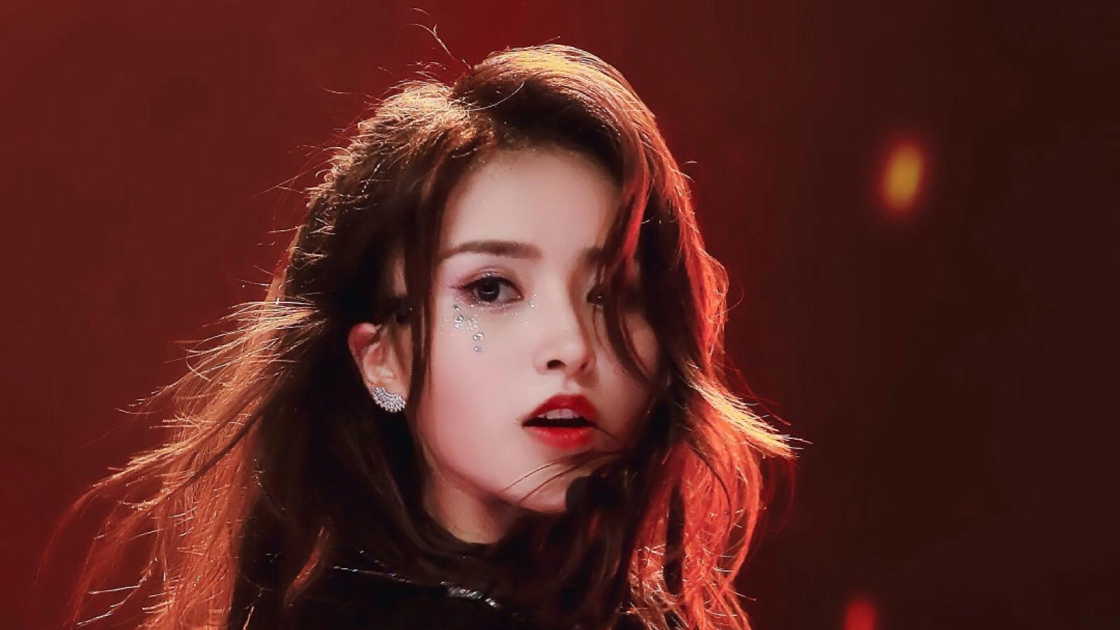 深夜官宣退圈！金子涵清空微博背后：26 岁顶流偶像的体面离场