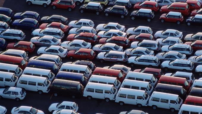 汽车厂vs电子厂：到底哪个更累？实情说透！