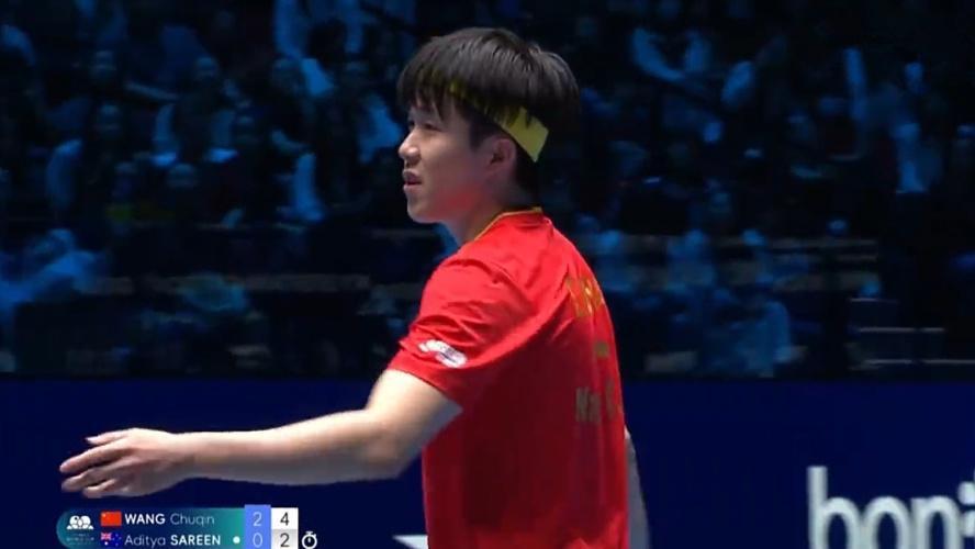 王楚钦4-0战胜萨琳，英文回应擦网争议！