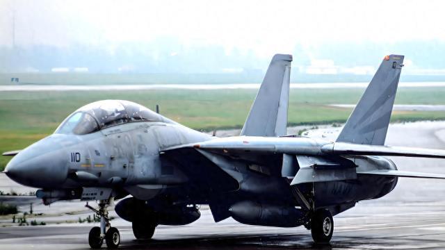 外媒称伊朗紧急采购36架歼-10C，是自我救赎第一步，但远远不够