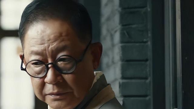 暗夜与黎明：全员演技过关，唯有一人是败笔，演技太烂像AI机器人
