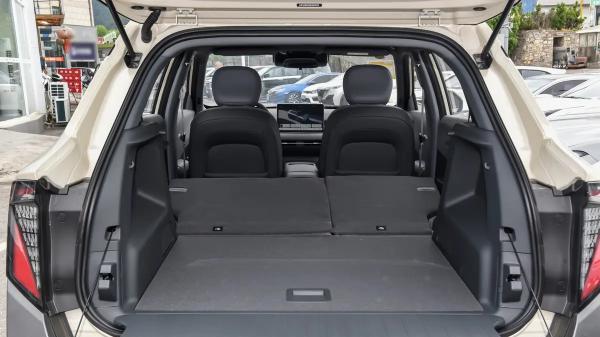 8万不到，这台潮玩纯电SUV空间、智能、续航都在线