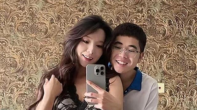 河北00后小伙爱上二婚大妈，大妈大她15岁，平时不叫宝贝叫姐姐