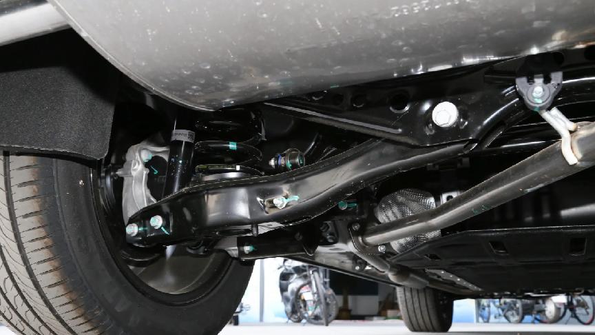 这不比大众途岳更好开？试驾五菱星光S PHEV，9.98万也得有里子