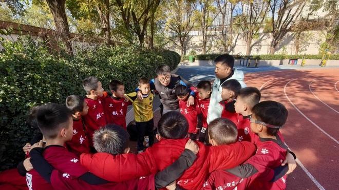 双东小学在迎泽区中小学足球比赛中斩获多项佳绩