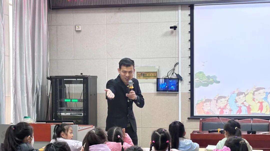 夯实识字写字基础 筑牢语文学习根基——沣东实验小学教育集团名师+研修共同体教研活动