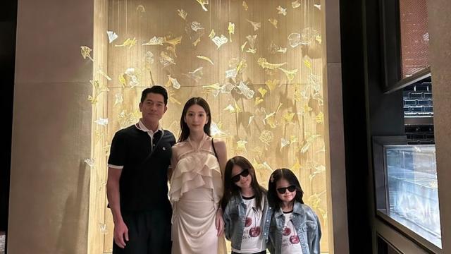 知名男星官宣三胎，开心晒女儿正脸照，眼睛大有神白嫩肌肤像妈妈