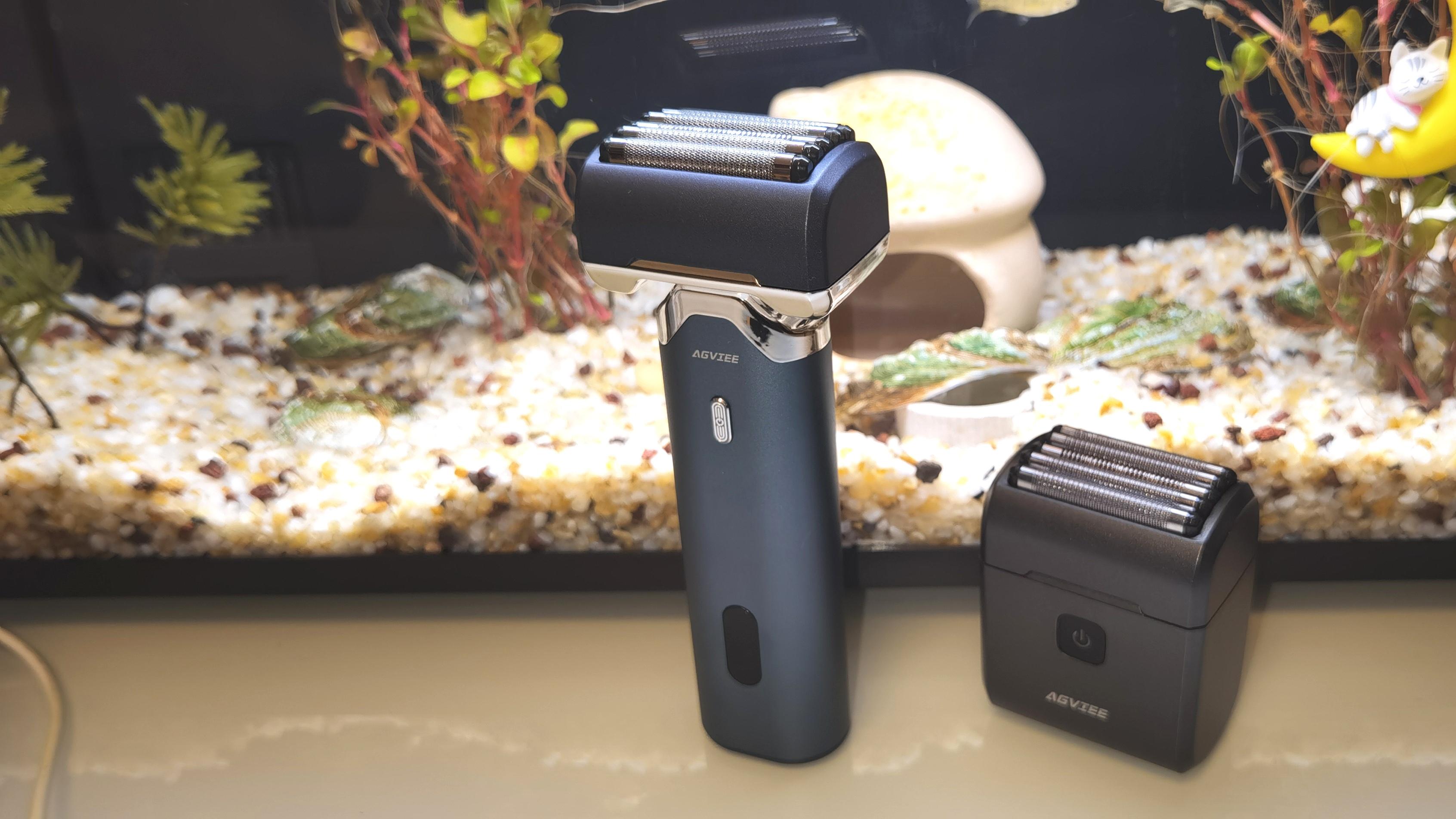 未野往复式剃须刀测评：五刀头27000转狂飙0残留，碾压千元机！