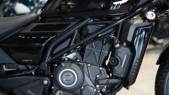 14980元！售价不变配色换新，春风250CL-C上市