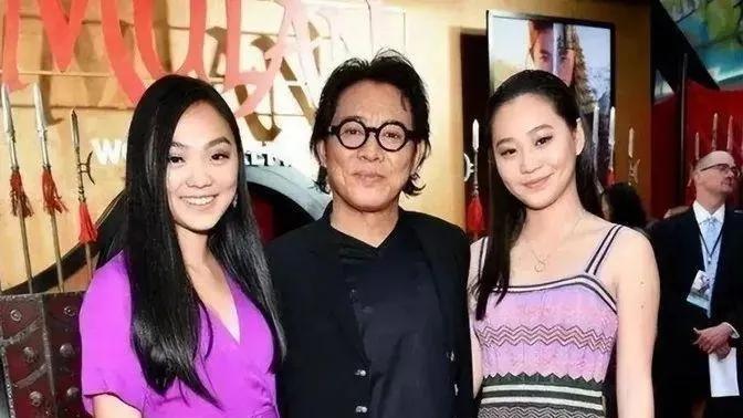 李连杰四个女儿同父不同命，小女儿发育太好19岁赢过利智，大女儿30多岁还不敢碰男人