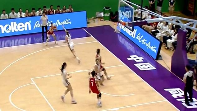 U19女篮惜败，教练战术引争议，张子宇表现亮眼