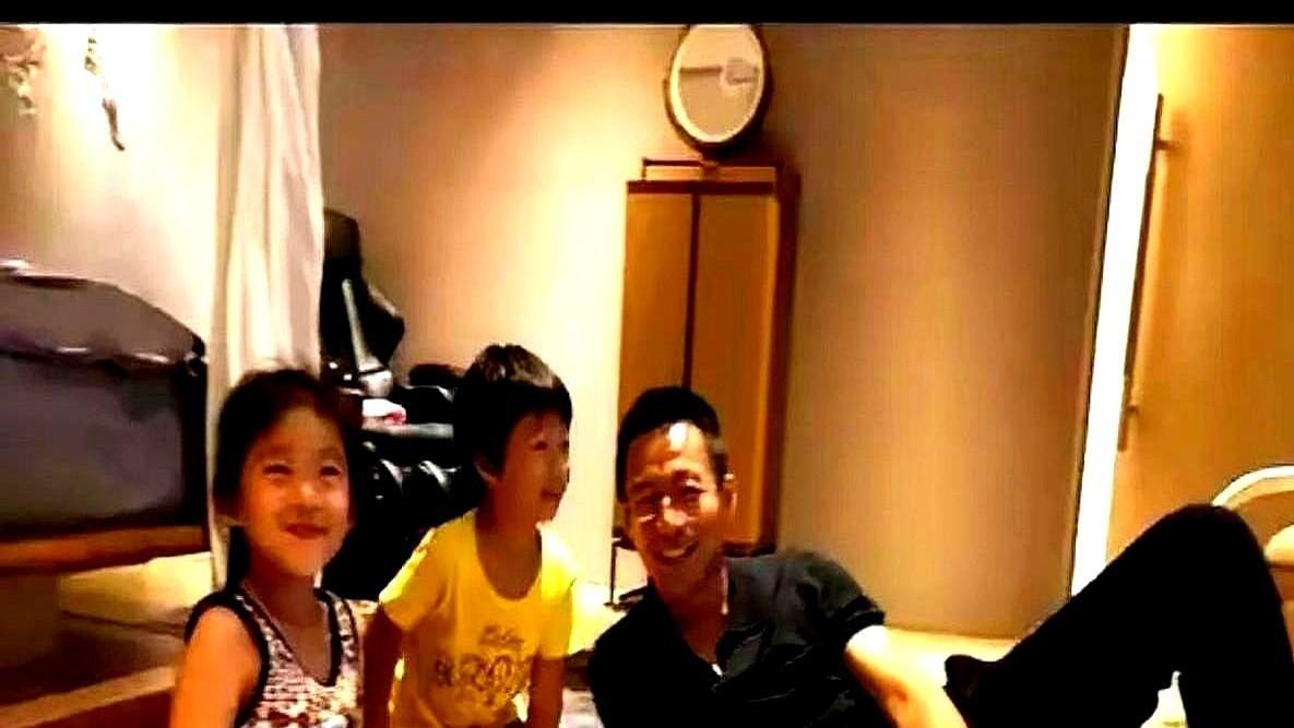 豪门千金放弃巨额遗产



一个11岁的小女孩，放弃巨额遗产，回到了爸爸身边。百