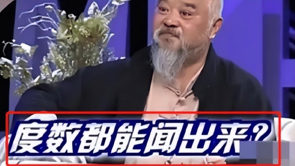 七旬老戏骨机场偶遇，健康亮红灯，人生还有多少个十年？