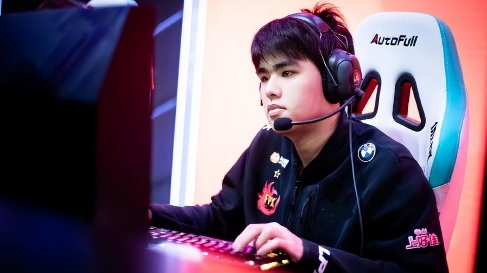 LPL四个世界冠军组队！训练1天宣布解散，野辅内讧疯狂吵架