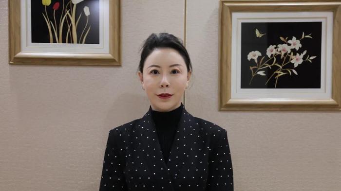 向犯罪分子通风报信，岂能容此类人，为坏人当“伞”