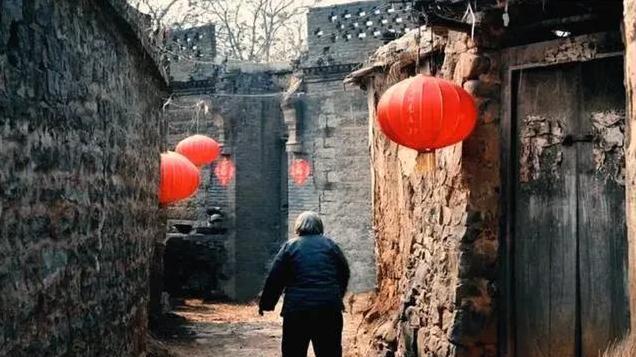 15年前母亲腿伤，我辞工照顾，村里人那些年的议论还记得吗？