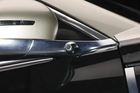 6座布局+零重力座椅！岚图泰山四激光雷达版：家庭出行解决方案