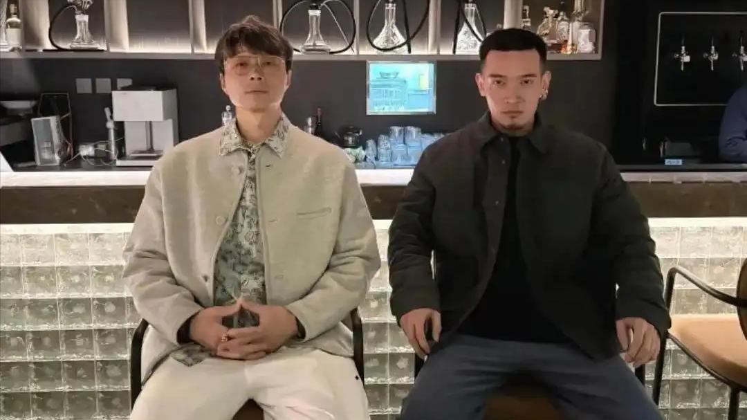 搬起石头砸自己的脚！不顾黄晓明、李晨的教训，他输得一点都不冤