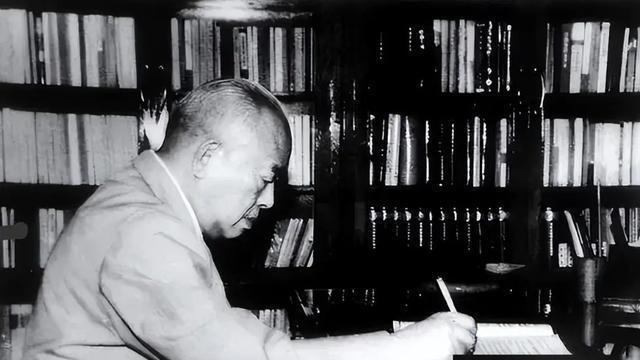 58年石油部长余秋里，怒斥兰州军区政委：你糊涂到家了，孰轻孰重