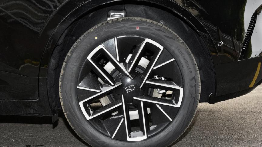 至高可享4.4万补贴？这款中大型SUV，智能表现优秀
