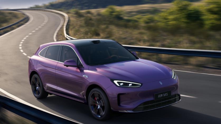 问界上新，新M5 Ultra、新款M9科技升级，问界M8订单过7万