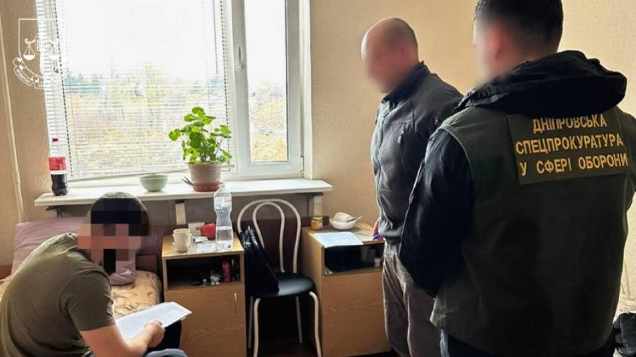 “内鬼”还是“背锅侠”？乌军授勋被轰炸后，营指挥官被抓