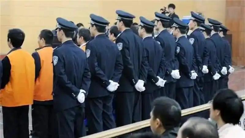 假纪委绑架真院长，本想趁机敲诈勒索，结果牵出5000万医疗腐败案