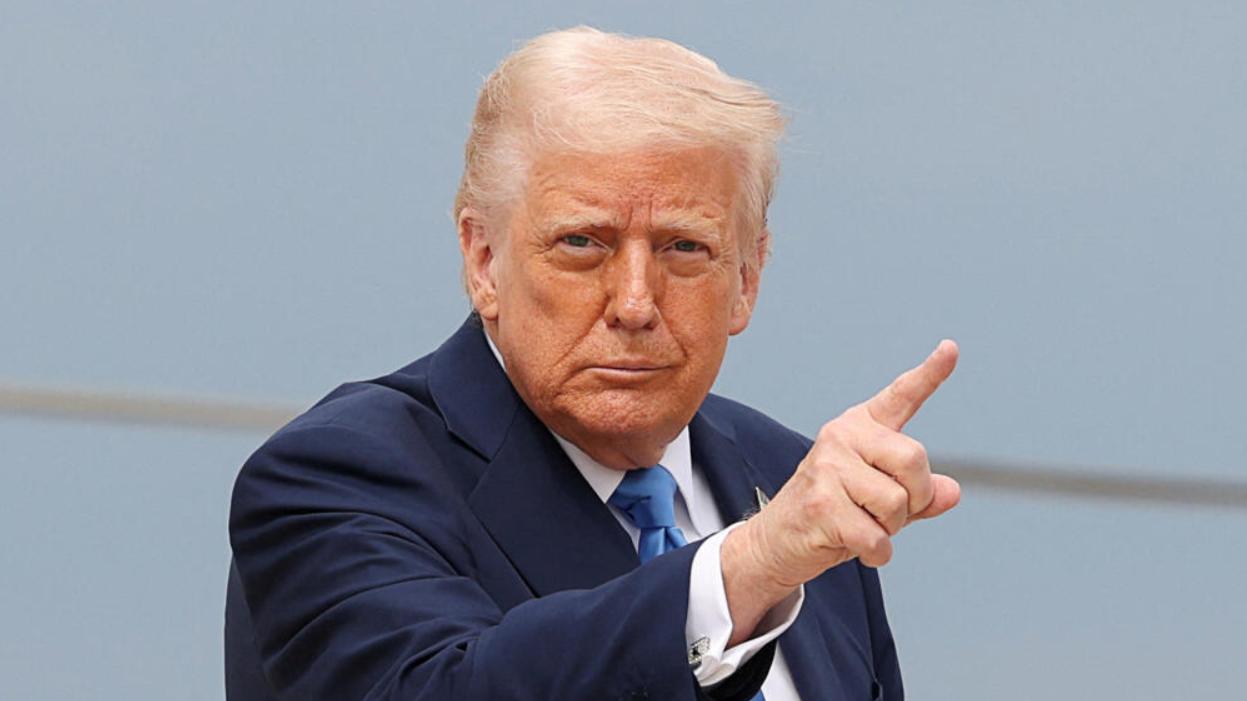 乌克兰牌局：特朗普最后通牒，欧洲想上桌，泽连斯基筹码快没了