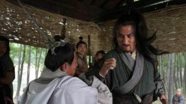 晁盖为何完败给宋江？上梁山后，这三件最急迫的事，他一件也没做
