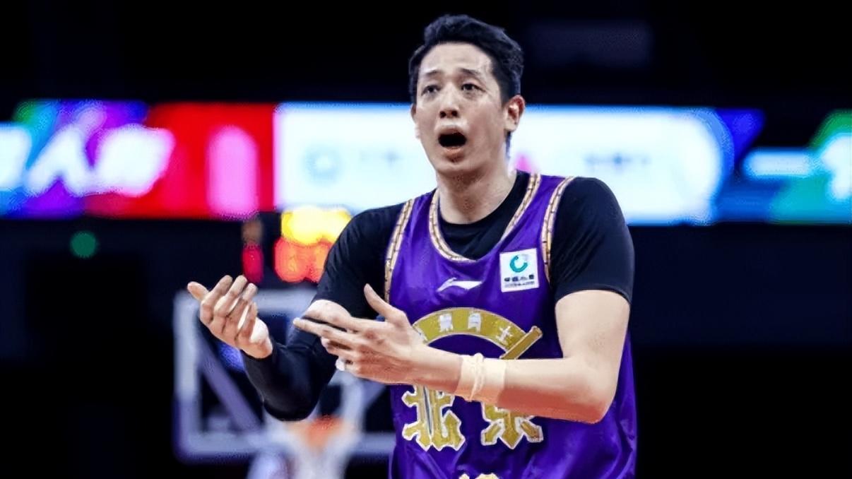 张庆鹏把北控带歪了！进攻对轰，却无防守，有两悍将也用不明白！