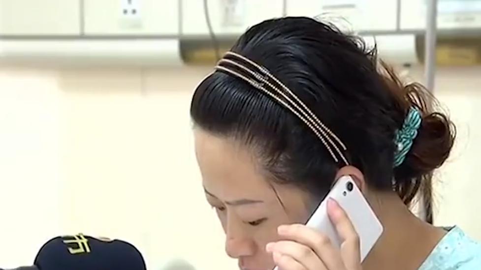 女子为嫁酒店老板抛夫弃子，谁知刚生下孩子，男友就不知去向了！