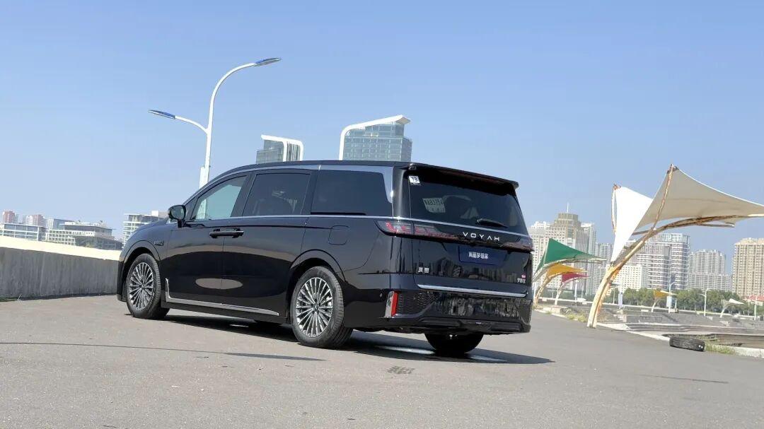 32.99万元起售，技术全维升级，2026款岚图梦想家上市