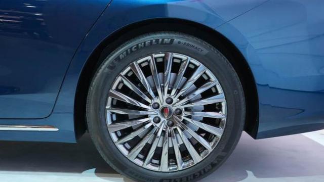 全新红旗H9亮相2025上海车展，全新外观更庄重，售价多少合适