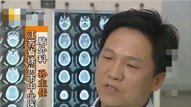 2009年，新婚妻子接连出事，伪装成“瘫痪”的丈夫在监控下现原形