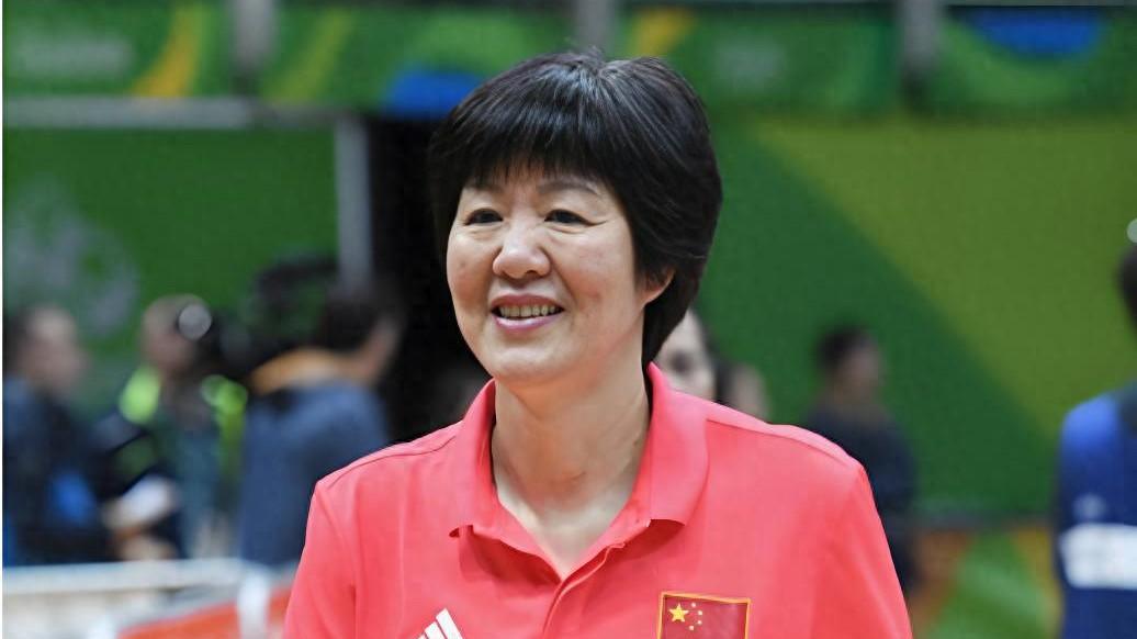 郎平执教中国女排，两次昏倒，差点出现生命危险