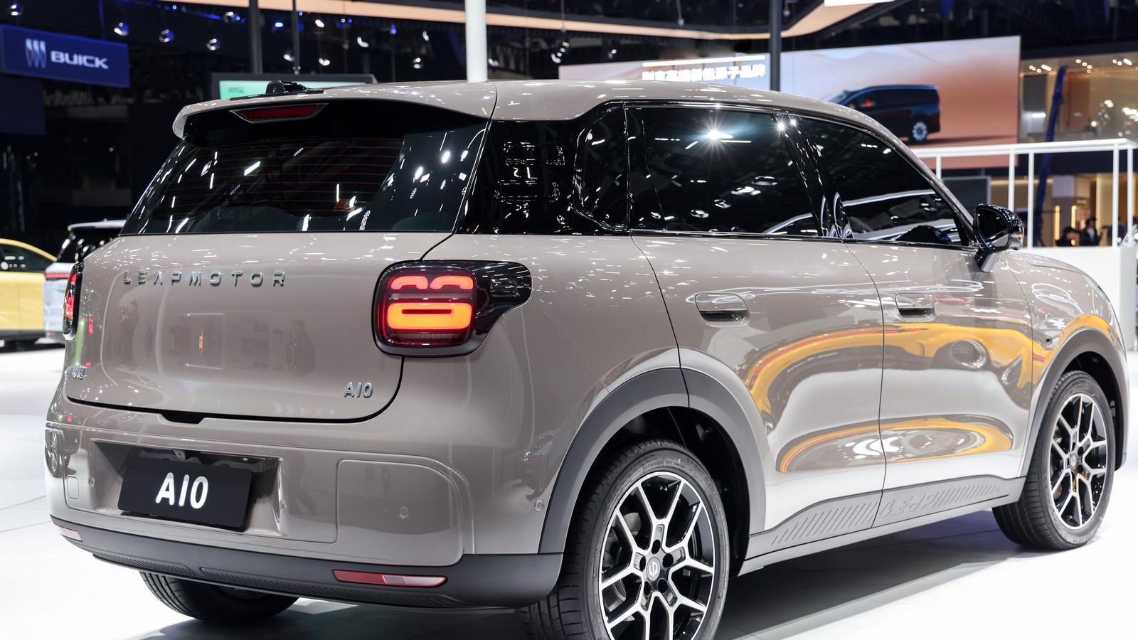 10万级家用SUV迎来实力派？看零跑A10如何挑战元UP、星愿